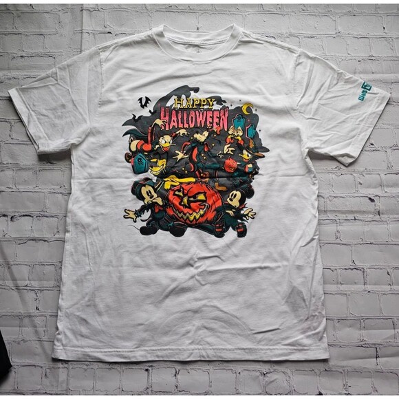 Disney Halloween White Graphic T-Shirt Walt Disney World Size M pre-owned - Picture 1 of 13